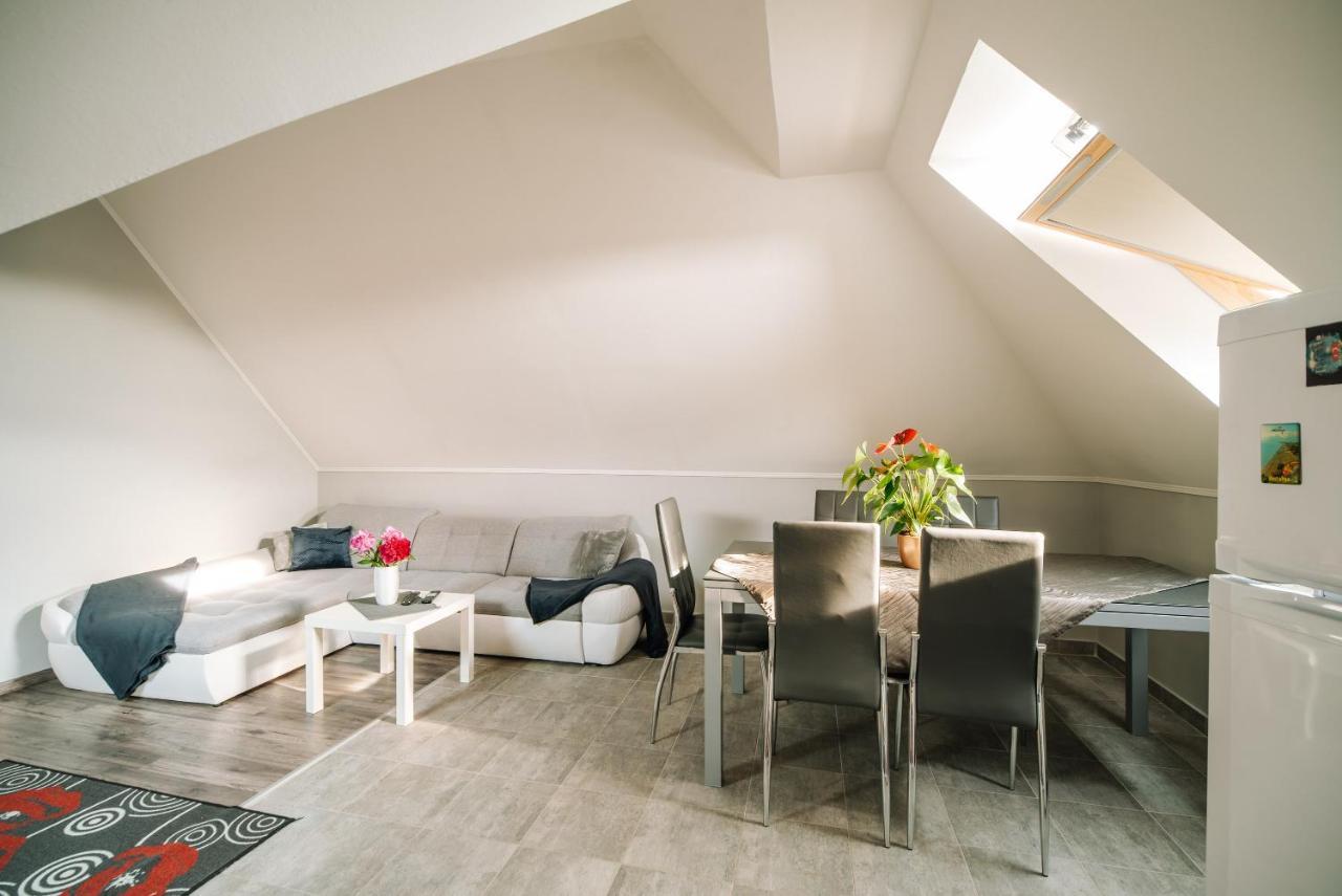 Buzavirag Apartman Keszthely Exteriér fotografie